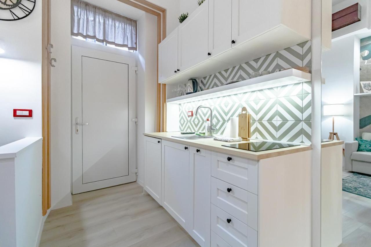 Green Gallery On A Main Square Apartment Zagreb Ngoại thất bức ảnh