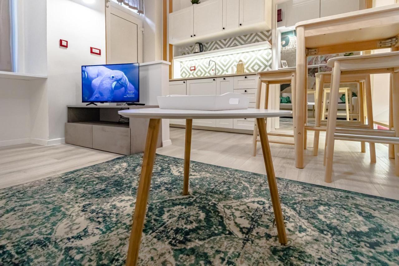 Green Gallery On A Main Square Apartment Zagreb Ngoại thất bức ảnh